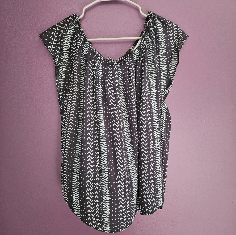 Woman's Large Gray and Mint top